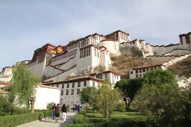 Lhasa and Tsedang Tour